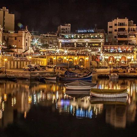 شقة Modern Steps To St George's Bay