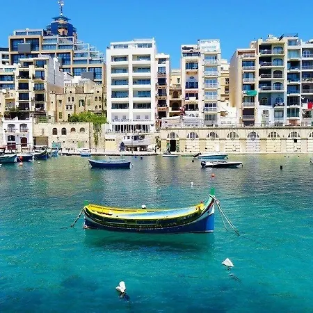 شقة Modern Steps To St George's Bay *